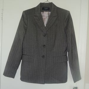 Jones Wear 2 Piece Suit
